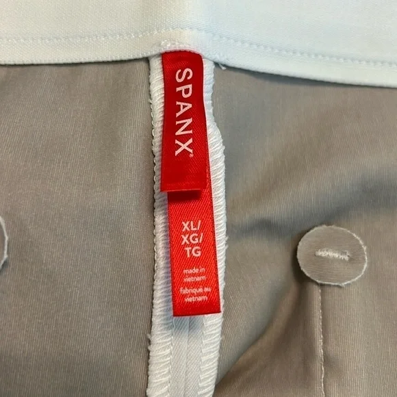 SPANX White Women's Shorts - Picture 8 of 8